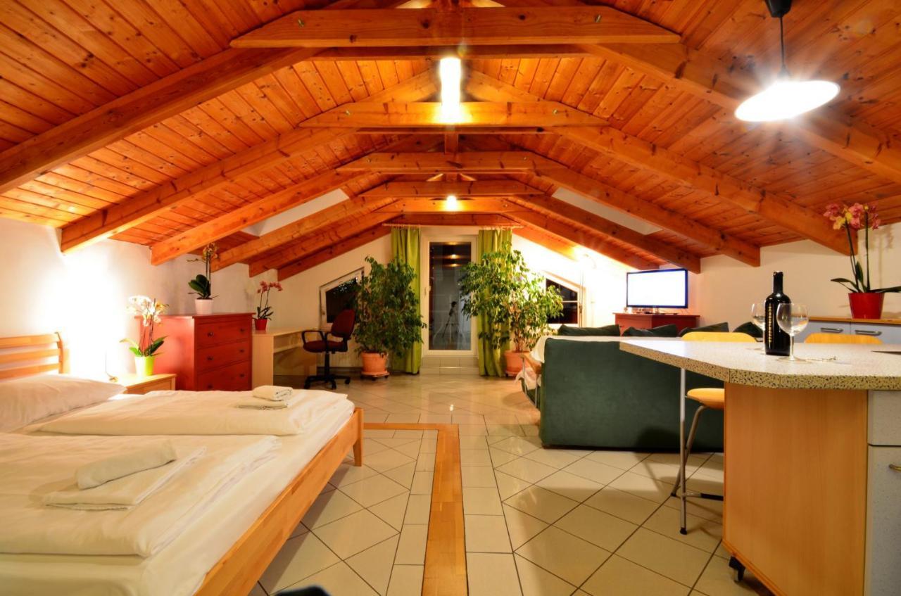 Ajo Lake View Apartment - Self-Check-In Wien Exteriör bild